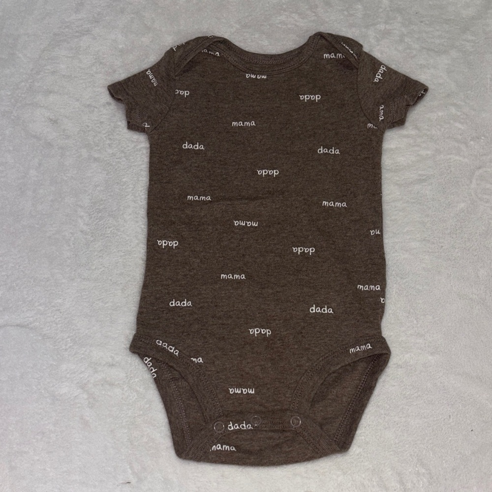 (3 for $10) carters 6 month Brown mama dada Baby Onesie bodysuit